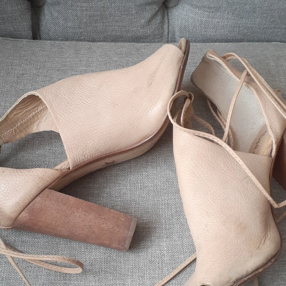 Splendid leather tan open toe heel size 8M